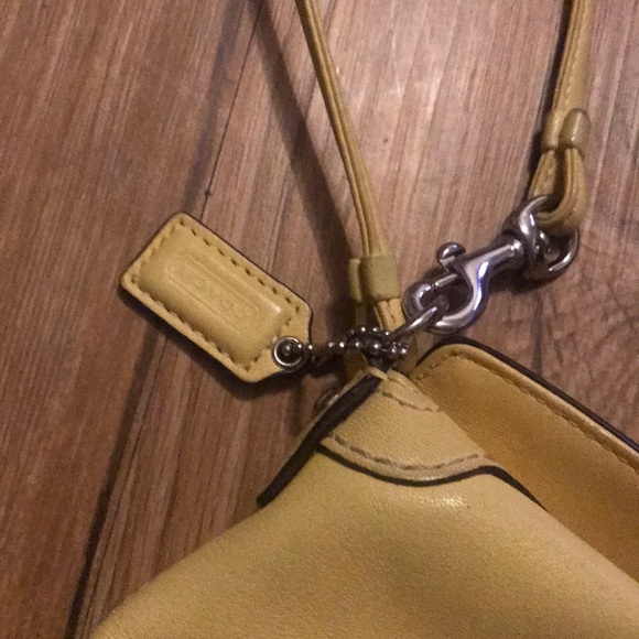 Coach wristlet - Picture 5 of 10
